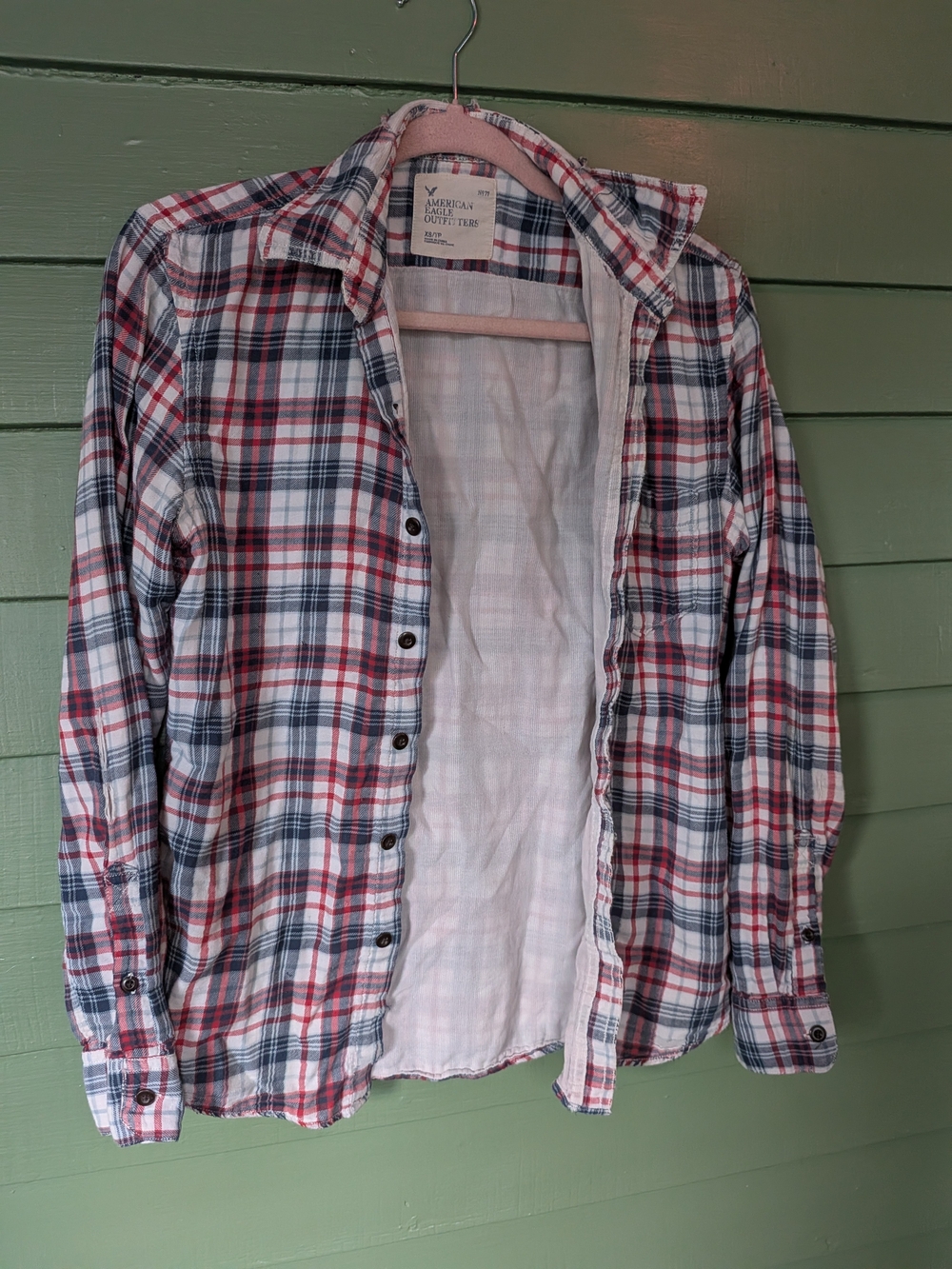 American Eagle Red & Blue Plaid Button-Up Shirt - 2000s Indie Flannel